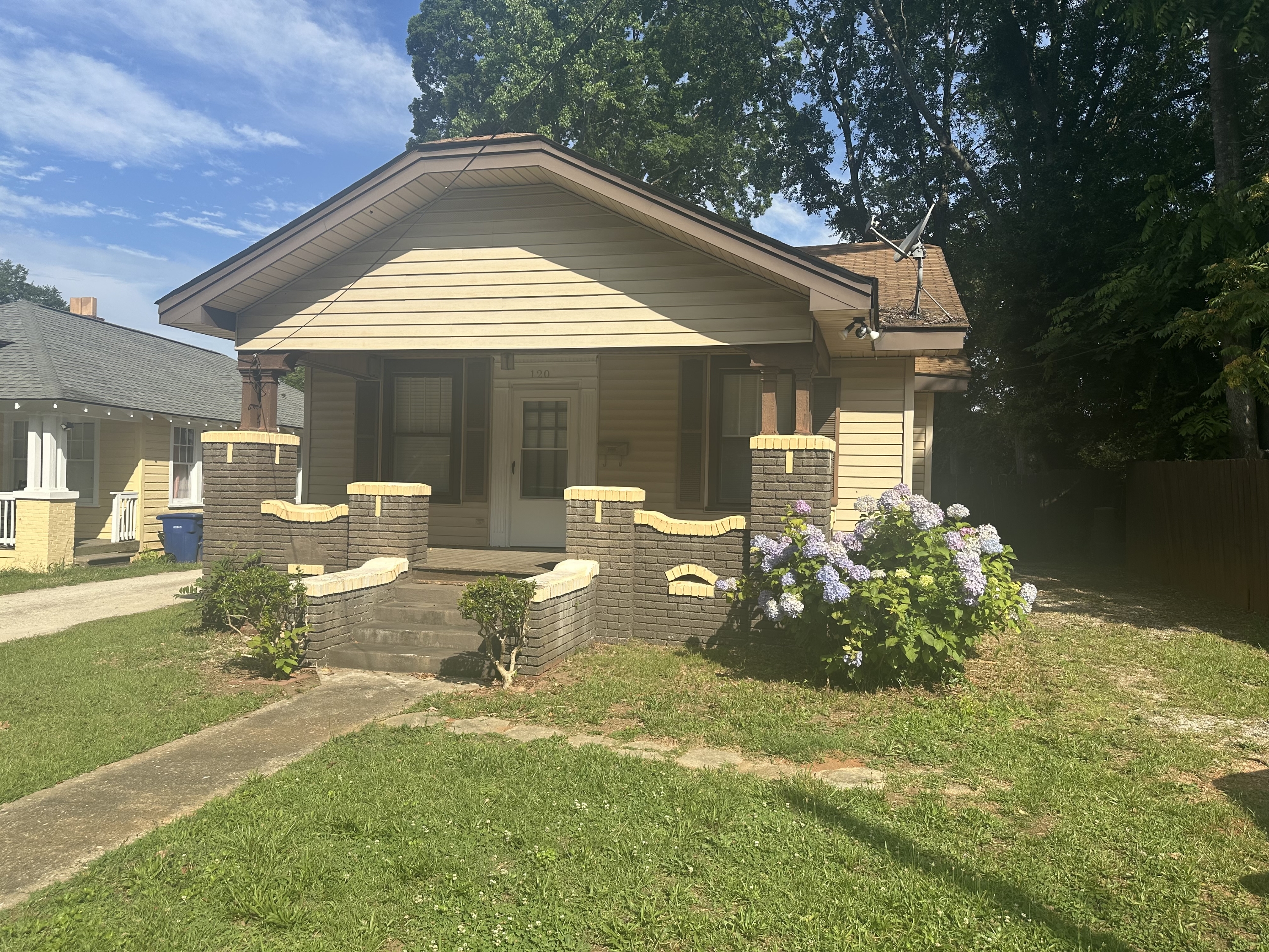 Property main image